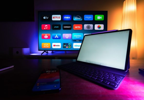 Apple HomeView Smart Hub